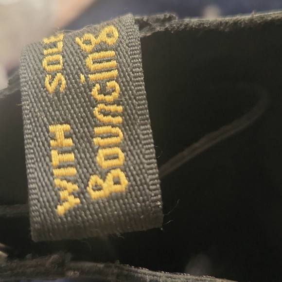 Dr. Martin's leather platform boots. Has hardware attached. Blk sz 5.5 - Picture 14 of 14